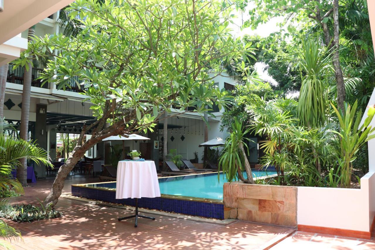 แลนดิ้ง โกลด์ บาย อมาตัก Hotel เสียมราฐ ภายนอก รูปภาพ